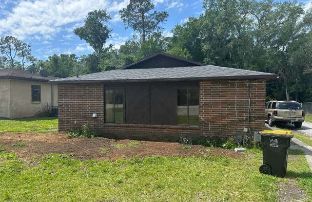 2 Bedroom 1 Bath Duplex - 626 Pineville Lane, Polk County, FL 33810