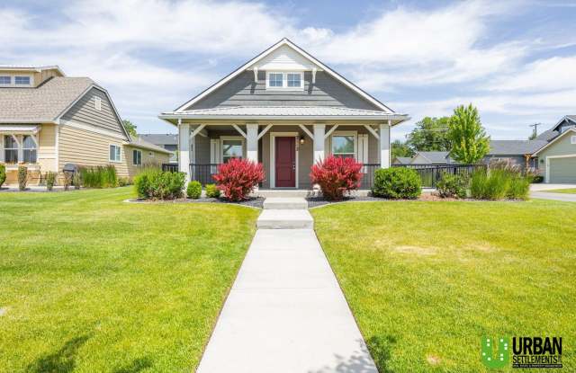 Single Story home with 2 bed and office for rent in Kendall Yards - 2112 West Summit Parkway, Spokane, WA 99201