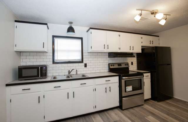 Charming Renovated 2-Bedroom, 2-Bath Home on a Serene 1-Acre Lot Gallery 3