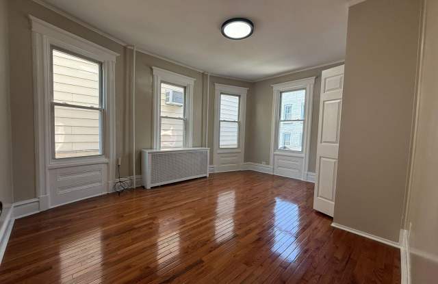 2849 Harrington Avenue unit: 2 - 2849 Harrington Avenue, Bronx, NY 10461