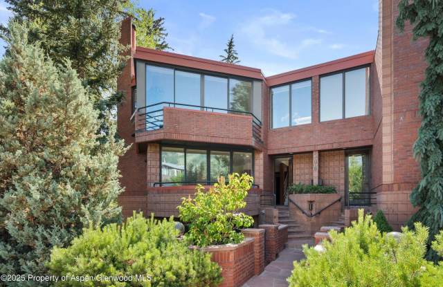 208 S Spring Street unit: #1 photos photos