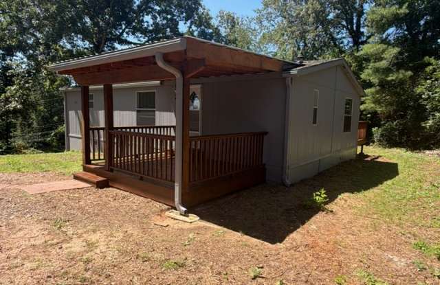 UPGRADED-Modular Home in Asheville in a nice neighborhood $1650 a month with a year-long lease available September 1st 2026 Gallery 4