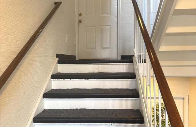 114 PROSPERITY Avenue SE unit: C photos photos