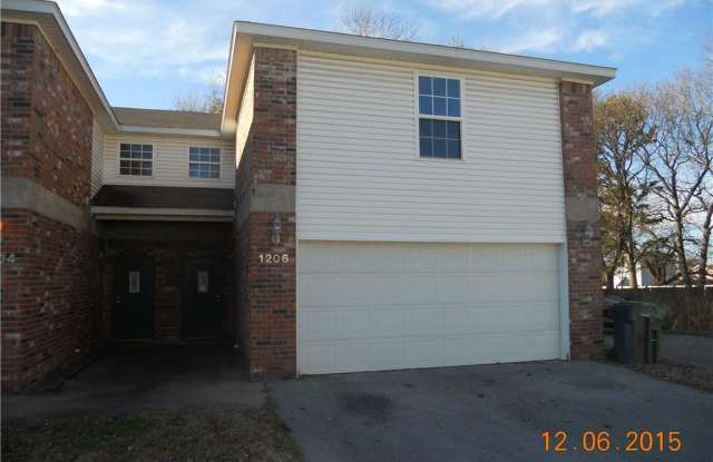 1211 Allen  DR - 1211 N Allen Dr, Rogers, AR 72756