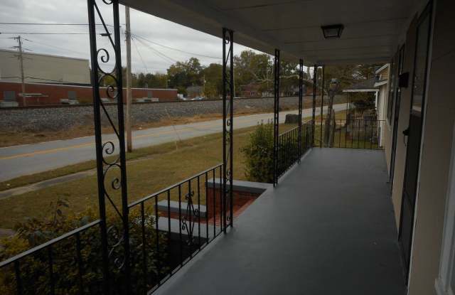 Charming 3-Bedroom, 1 Bathroom Ranch ***$500 FREE GROCERIES!!!**** photos photos