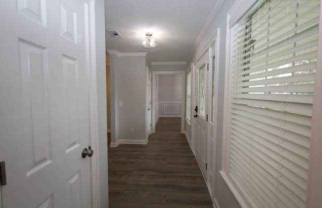 3834 Merriman Court (HVP) **Move In Special** Gallery 4
