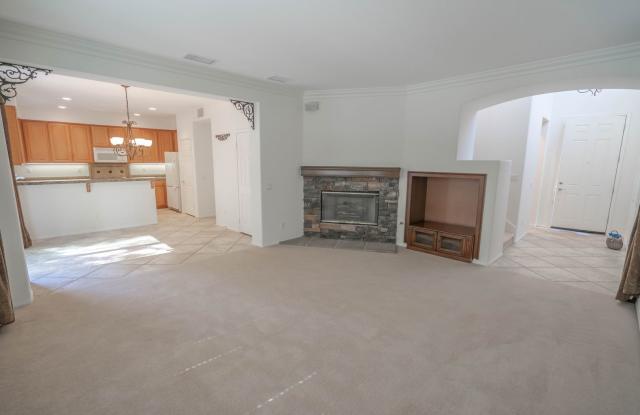 Andorra @ Creekside - 4 Bedroom Home for Rent in Valencia! Gallery 3