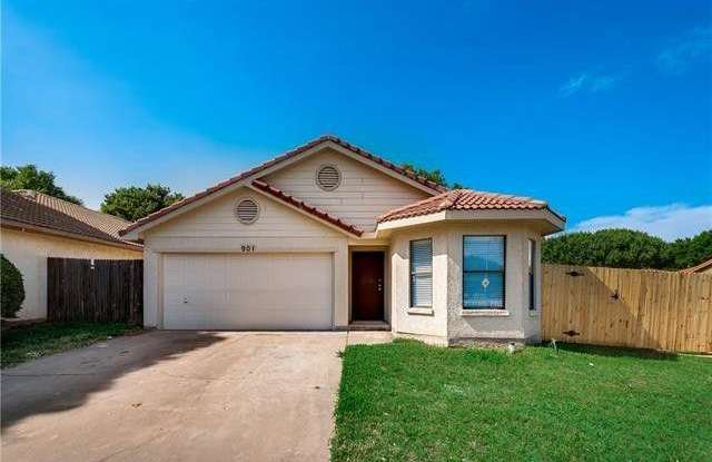 901 High Point Road - 901 High Point Road, Arlington, TX 76015