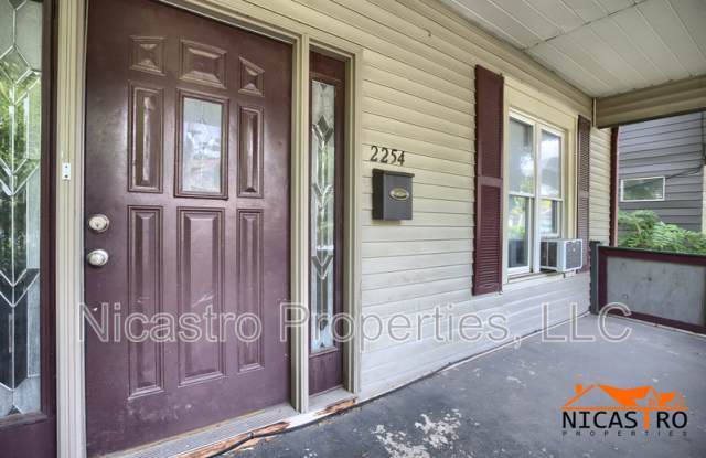 2254 Indianola Avenue Gallery 3