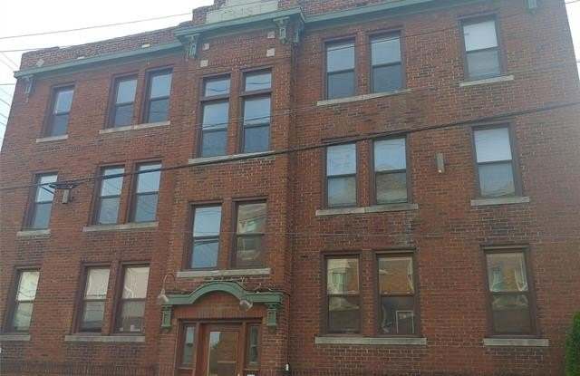 1535 W CANFIELD Street photos photos