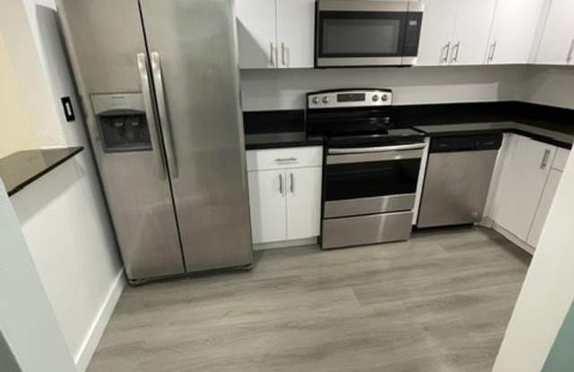 9365 Fontainebleau Boulevard - 1Apt E222 Gallery 1