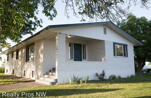 12041 Road 3.9 NE - 12041 Rd 3.9 NE, Grant County, WA 98837