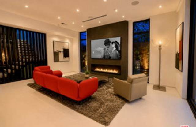 8741 Dorrington Avenue Gallery 2