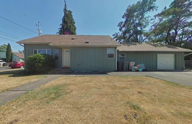 3 Bedroom House ~ Close to Campus photos photos