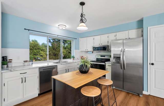 248 Village Creek Drive Gallery 3