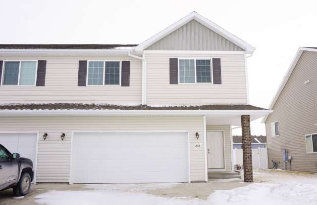 3 Bed 3 Bath Twin Home - 1337 5th Street Northwest, West Fargo, ND 58078