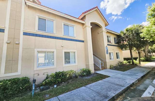 1055 Golden Lakes Blvd photos photos