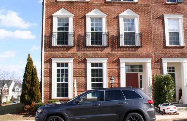 13570 VILLAGE GREEN Drive photos photos 13570 VILLAGE GREEN Drive photos photos