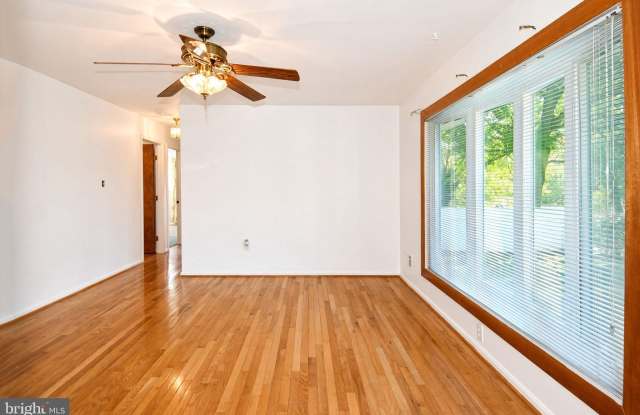 6011 CARTER Avenue Gallery 4