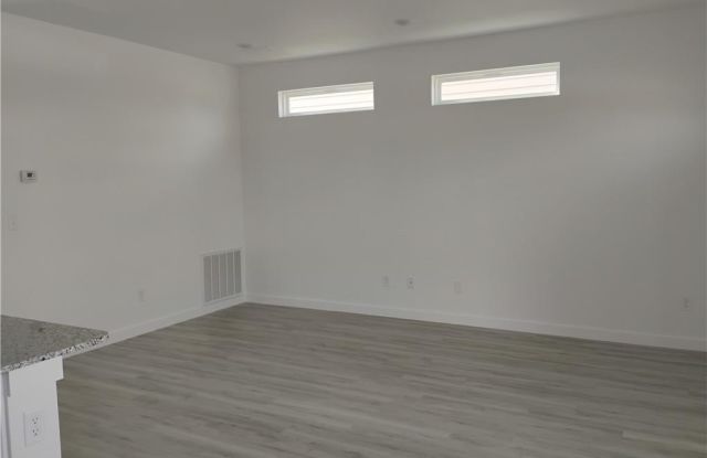 851 New York  AVE Gallery 2