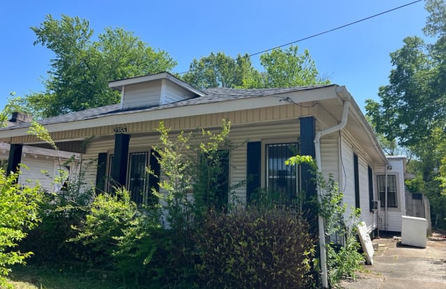 2355 Hubbard Ave - 2355 Hubbard Avenue, Memphis, TN 38108