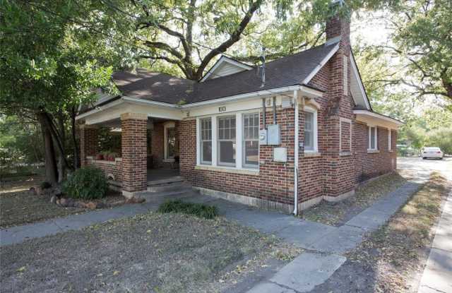 1013 N Locust Street - 1013 North Locust Street, Denton, TX 76201