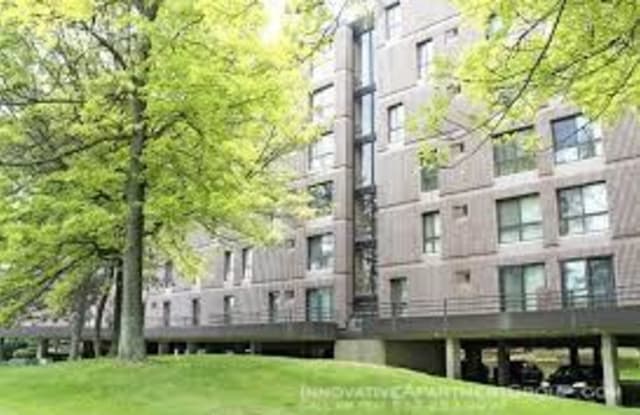 2875 Troy Center Dr - 2875 Troy Center Dr, Troy, MI 48084