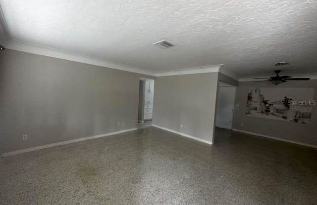 6298 27TH AVENUE N Gallery 3