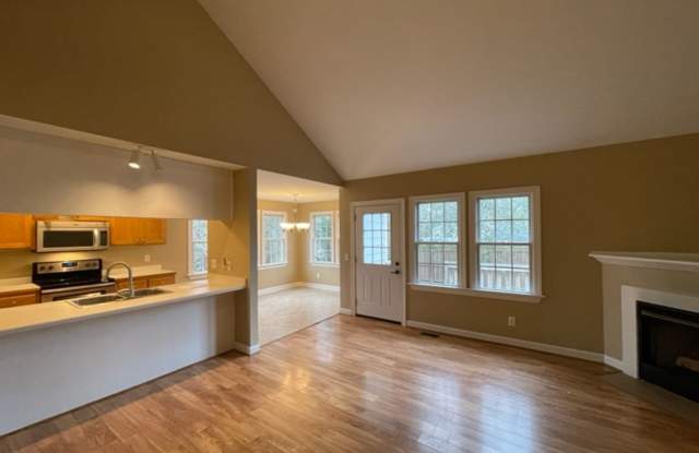 Charming 3-Bedroom in Fuquay! Gallery 4
