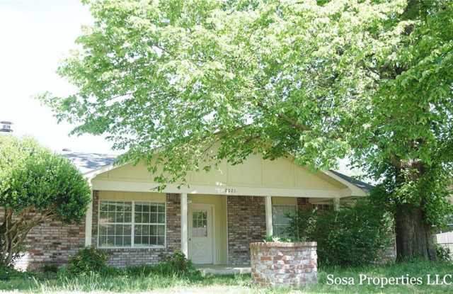 2021  W Harvard  ST - 2021 West Harvard Street, Siloam Springs, AR 72761