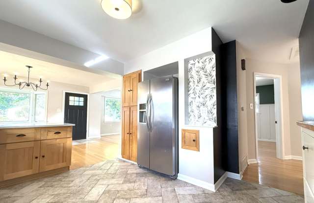 Gorgeous 3-bedroom single family home - Available NOW! photos photos