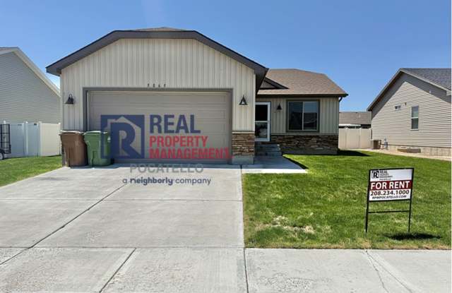 Beautiful 3 bed 2 bath house - 2 car Garage photos photos