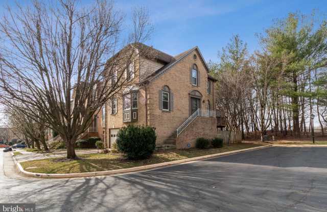 6027 CROMWELL PLACE Gallery 2