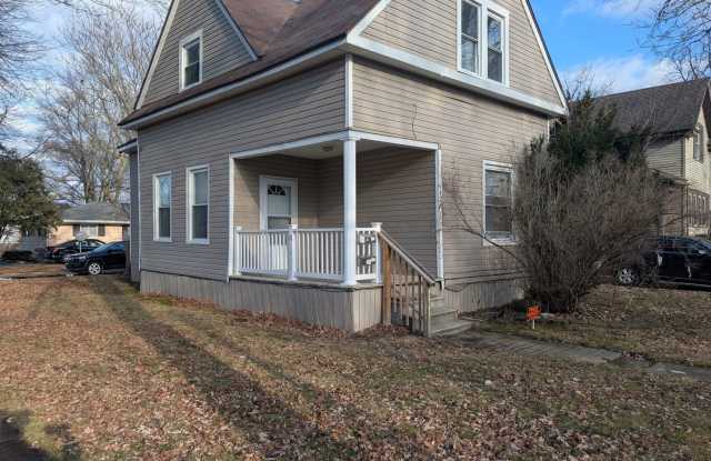 Charming 2BR Duplex in Saginaw photos photos