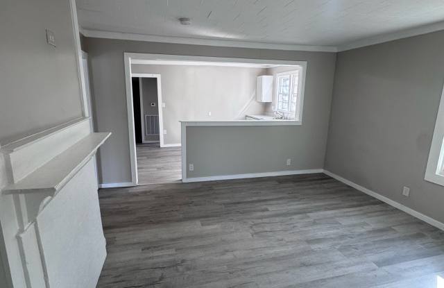 212 North Hospital Street photos photos