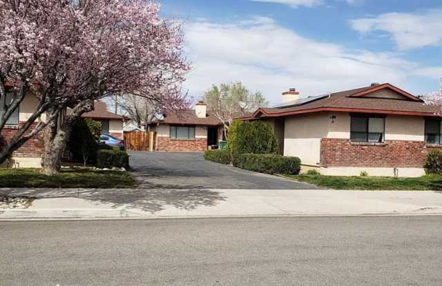 2 BEDROOM 2BATHROOM WITH 2 CAR GARAGE IN HEART OF MIDTOWN photos photos