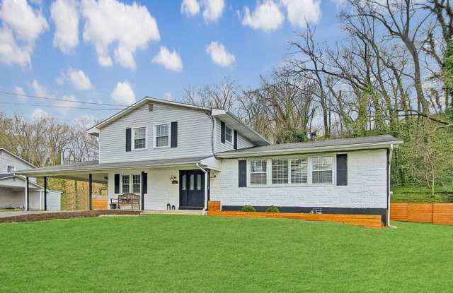Coming Soon! Stunning Mid-Century Modern 3-Level Home in Fort Washington. 4/Bedrooms, 3 Baths, Gourmet Kitchen, Hardwood Flooring, Fenced In Yard and More Gallery 2