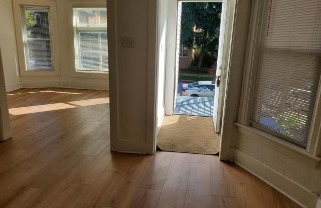Eastside - Lower 3 Bedroom Apartment Gallery 3