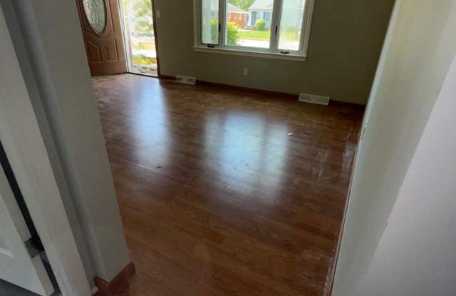 345 LYNNE DR photos photos