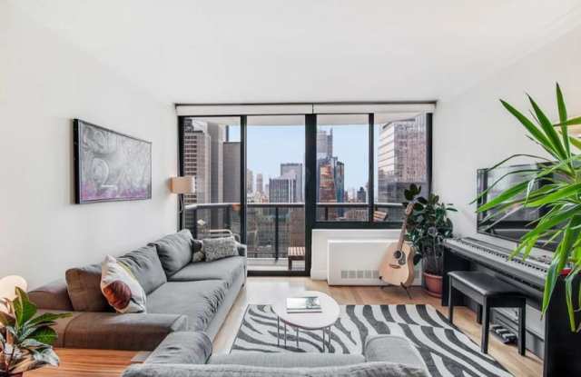 251 West 48th St. photos photos