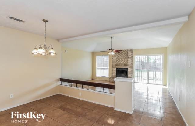 17223 Foxfield Drive Gallery 4