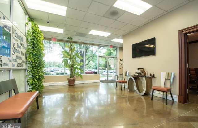 1952 ISAAC NEWTON SQ W Gallery 2