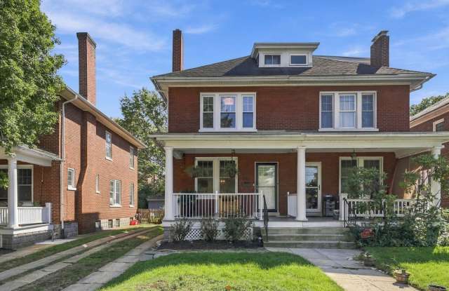 Beautiful 3 BR Home in Grandview Heights! Gallery 3