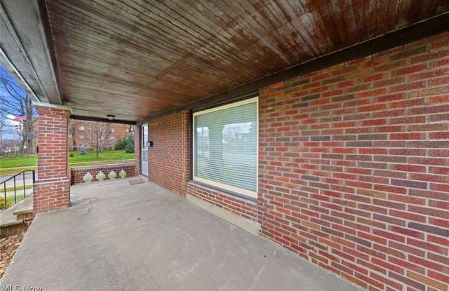 3850 Mayfield Road Gallery 3