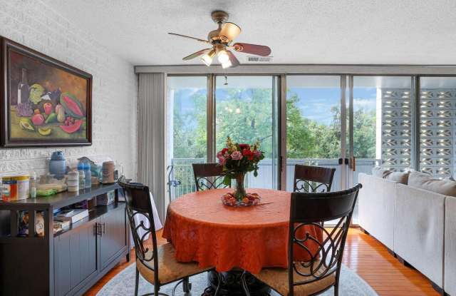 1828 METZEROTT unit: 202 photos photos