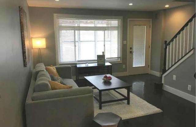 Spacious Townhome with Off Street Parking photos photos Spacious Townhome with Off Street Parking photos photos