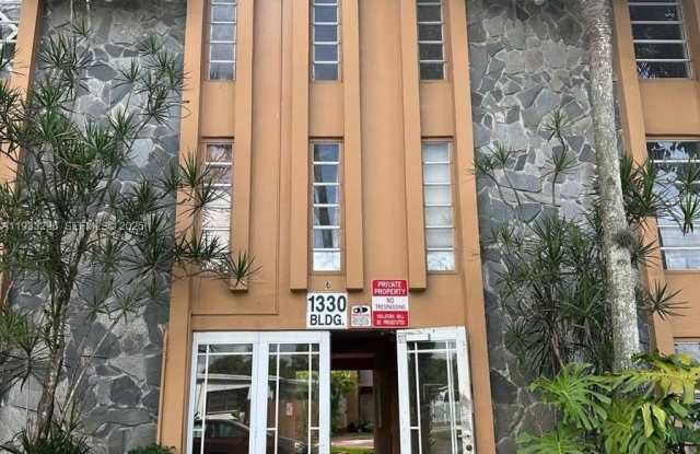 1330 W 54th St photos photos