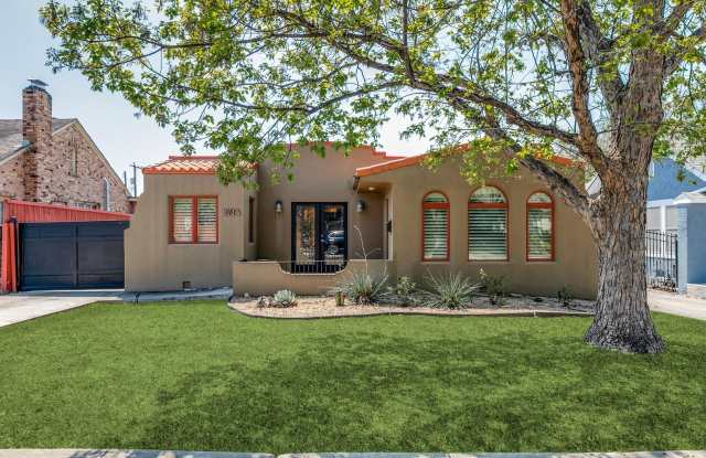 1714 W Summit photos photos