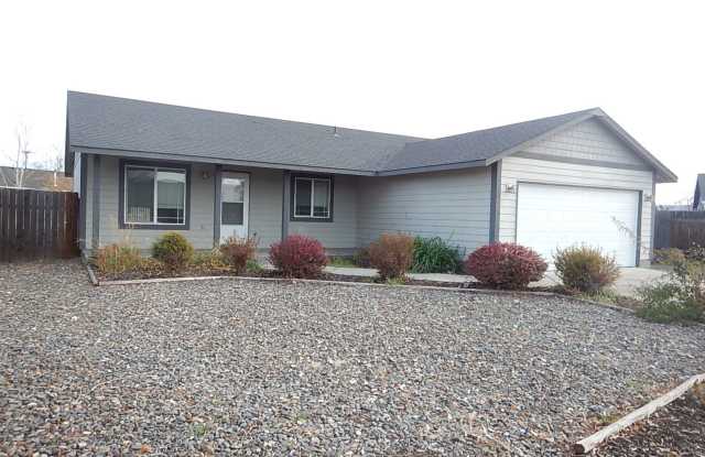 3 Bedroom, 2 Bathroom North of Prineville - Fenced Back Yard - Available soon! photos photos