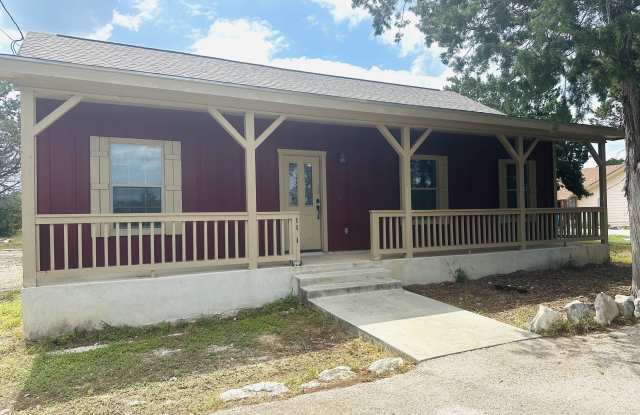 1005 Live Oak Dr photos photos